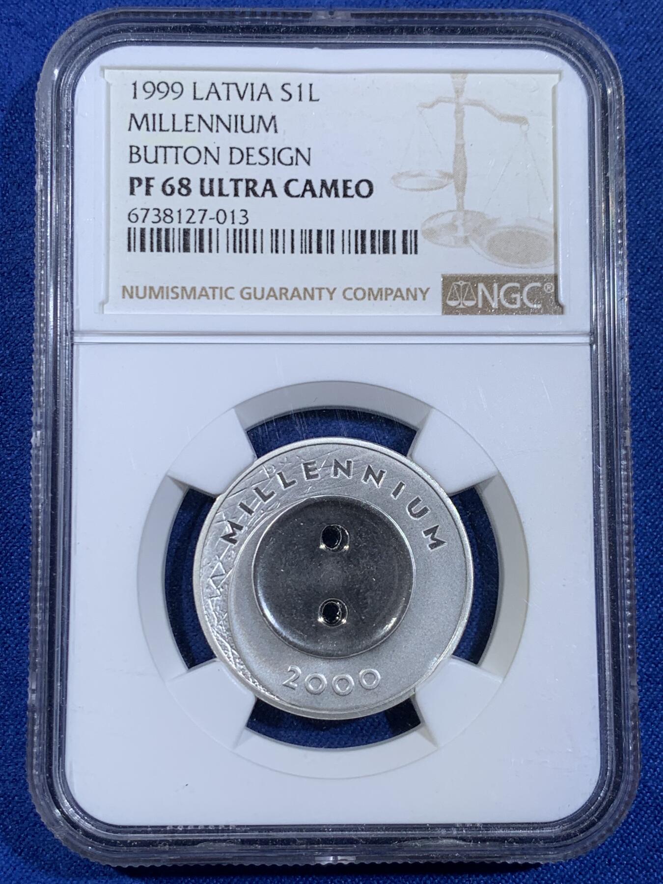 《竞宝斋》第439场 周日，周一，周二 3场连拍 （全场包邮） NGC PF68UC 获奖币 1999年 拉脱维亚 千禧年纪念银币，纽扣创意设计。