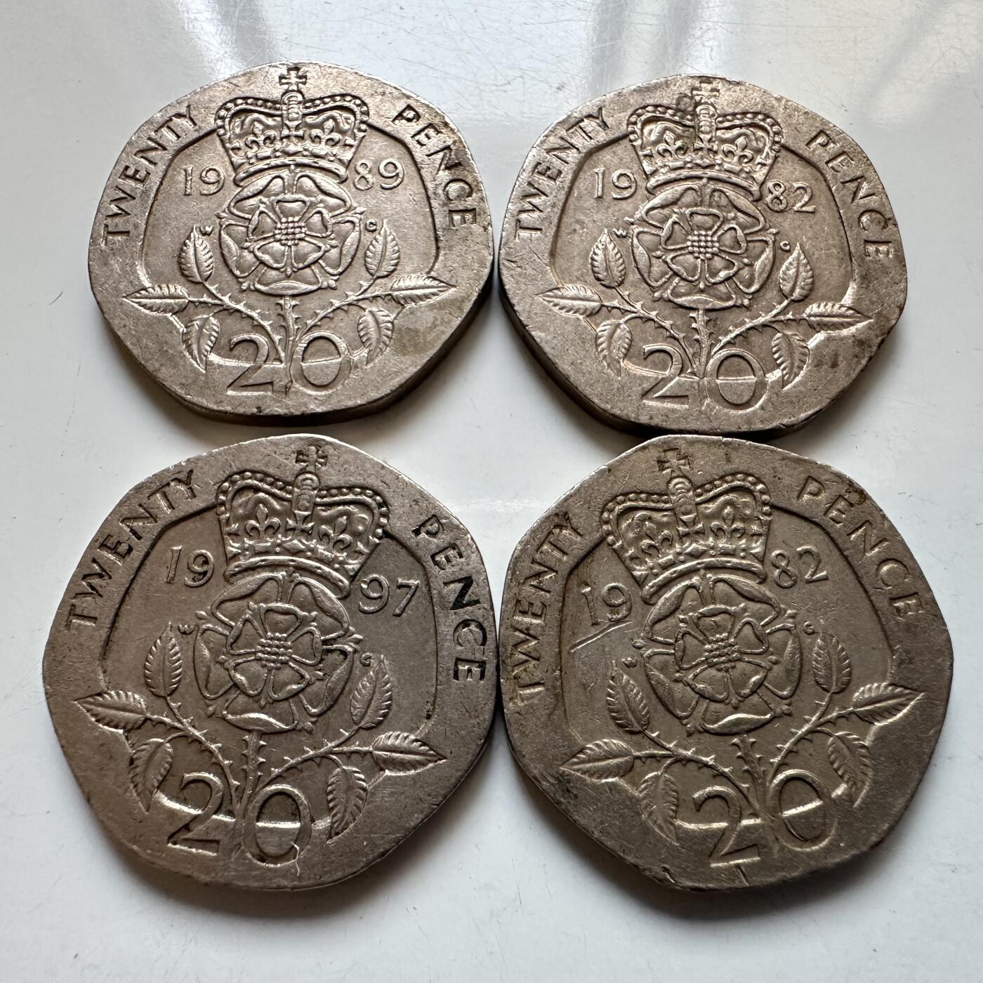 🌹外币初藏🌹🐯2025年第129场  每周二四六晚8️⃣点 接代拍 英国20便士四枚