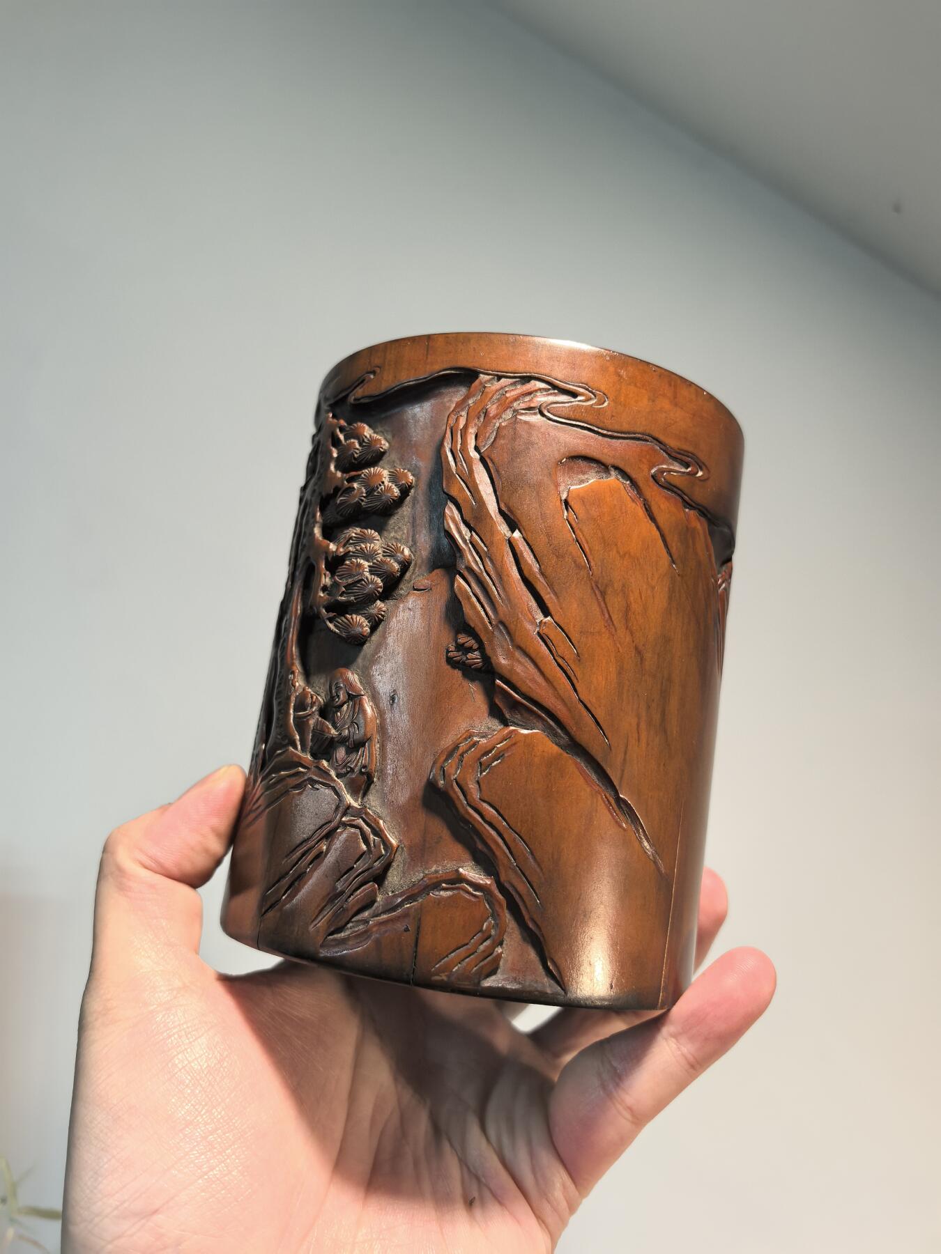 兰馨堂古玩杂项专场 旧藏黄杨木浮雕人物笔筒 