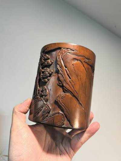 旧藏黄杨木浮雕人物笔筒 