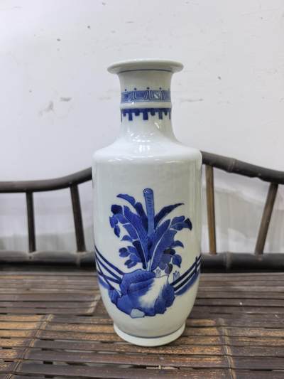 回流青花瓷器花卉山石人物棒槌瓶