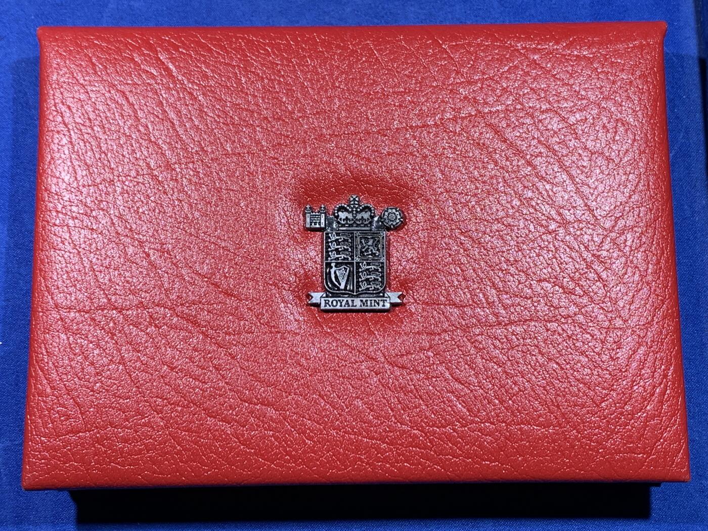 《竞宝斋》第439场 周日，周一，周二 3场连拍 （全场包邮） 英国硬币套装 1994年精制套装-8枚 红色高档盒