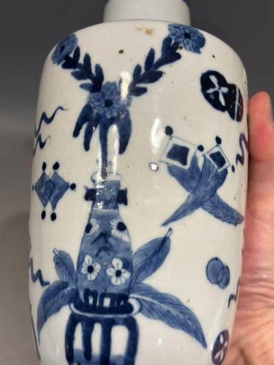 晚清民国青花八宝瓷瓶 