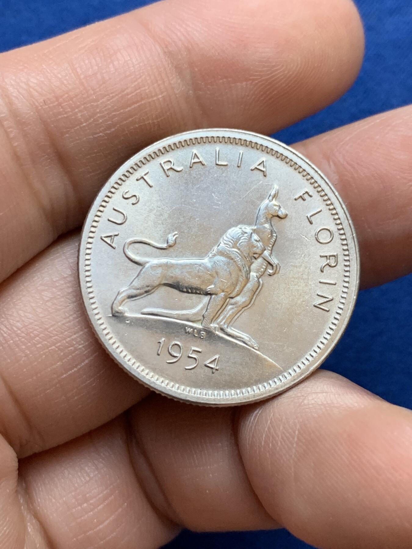 《竞宝斋》第439场 周日，周一，周二 3场连拍 （全场包邮） 英属 澳大利亚 1954年1弗洛林 伊丽莎白二世 皇家访问纪念 银币 好转光稍有清洗