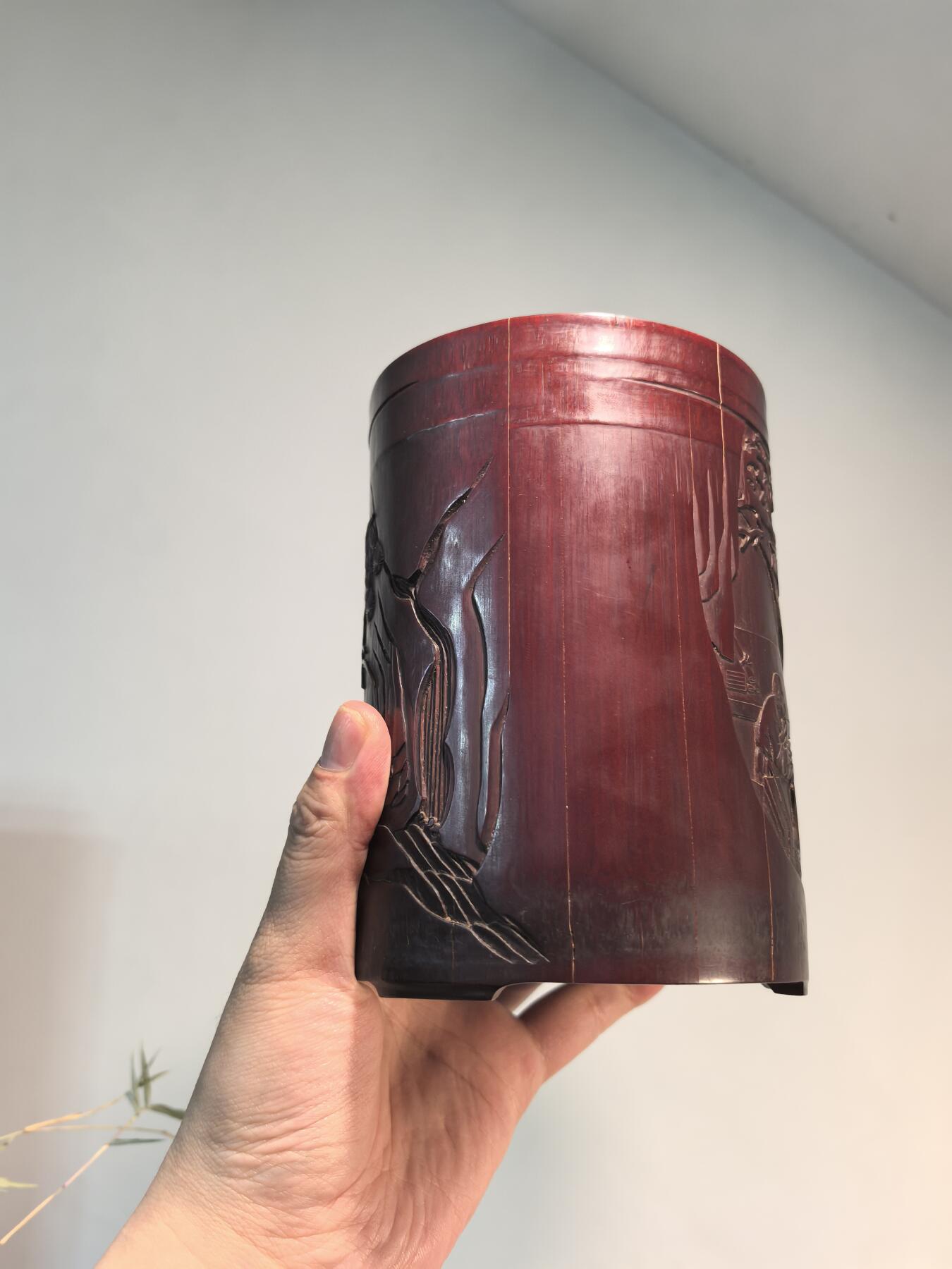 兰馨堂古玩杂项专场 笔筒清代木雕名家刻竹雕人物松下对弈人物故事笔筒 