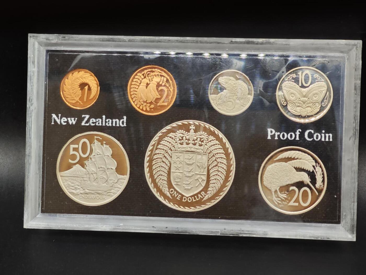 【淘币小摊】实时拍第七百九十九拍   银币套币场   满百包邮可预留二周 每周一统一发货   新西兰1976年精制套币