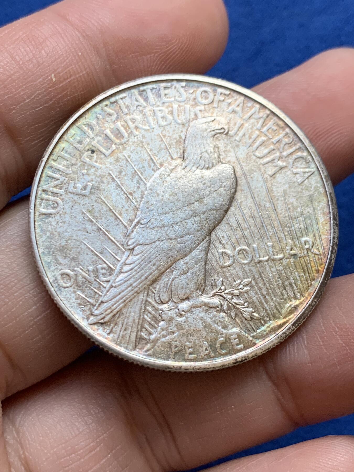 《竞宝斋》第439场 周日，周一，周二 3场连拍 （全场包邮） 美国1922年和平1美元银币