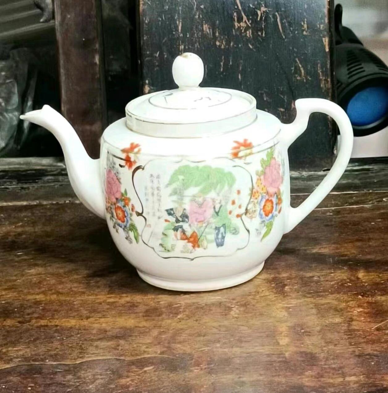 兰馨堂瓷器专场 民国粉彩描金人物壶