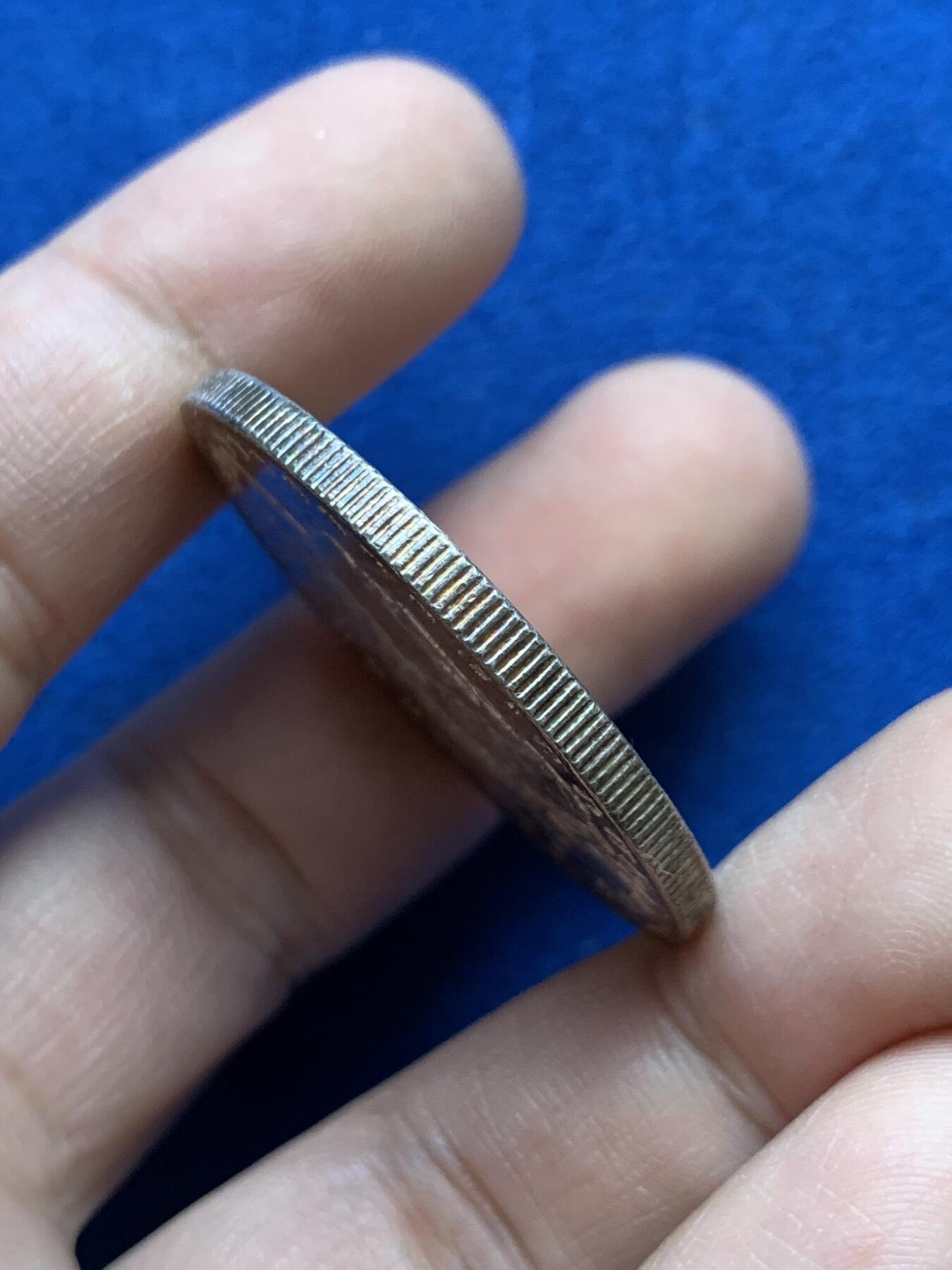 《竞宝斋》第439场 周日，周一，周二 3场连拍 （全场包邮） 美国1885年摩根银币 整体状态不错，有转光，背后有处理痕迹