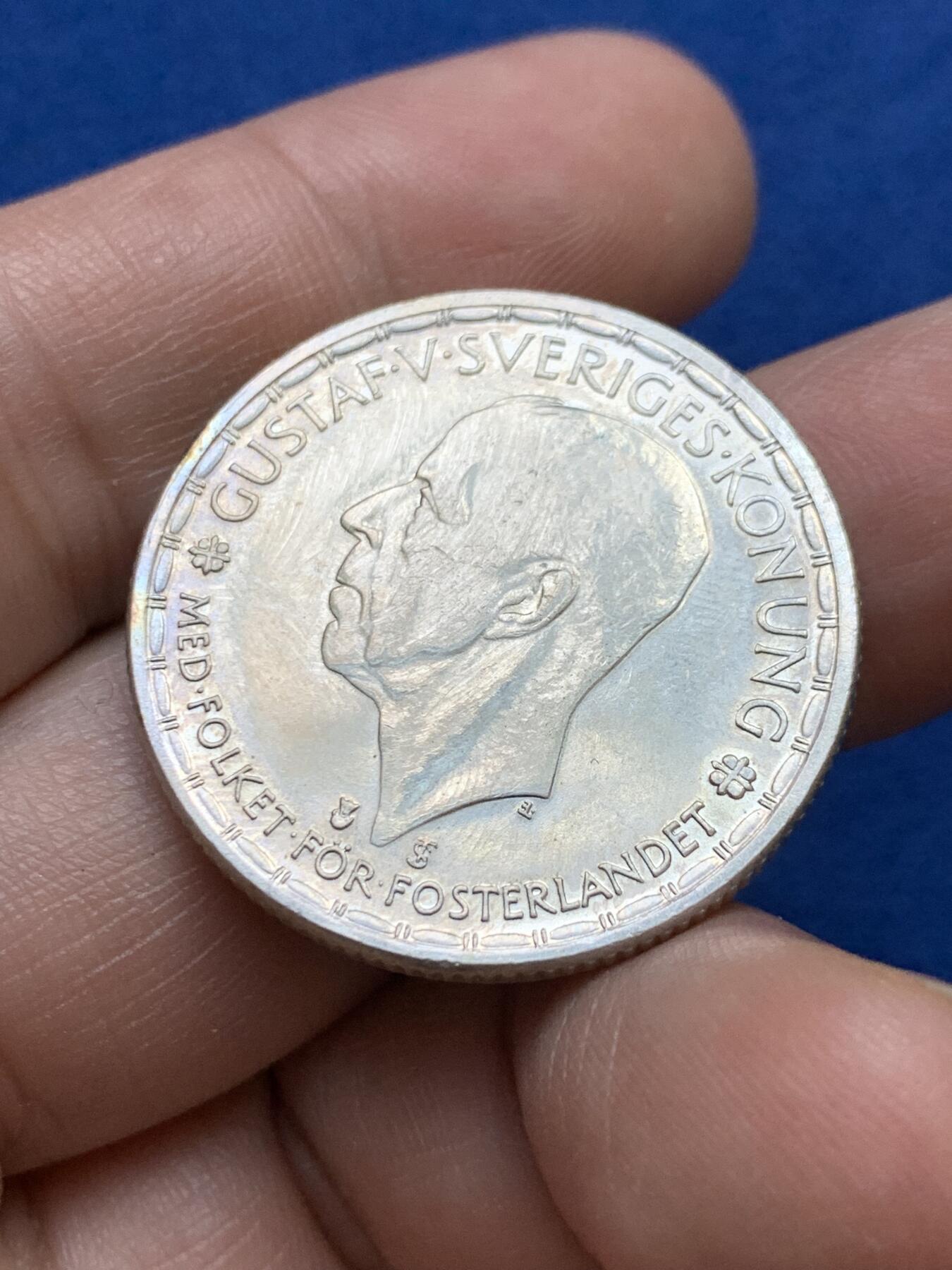 《竞宝斋》第439场 周日，周一，周二 3场连拍 （全场包邮） 瑞典 1946年 古斯塔夫五世 2克朗银币