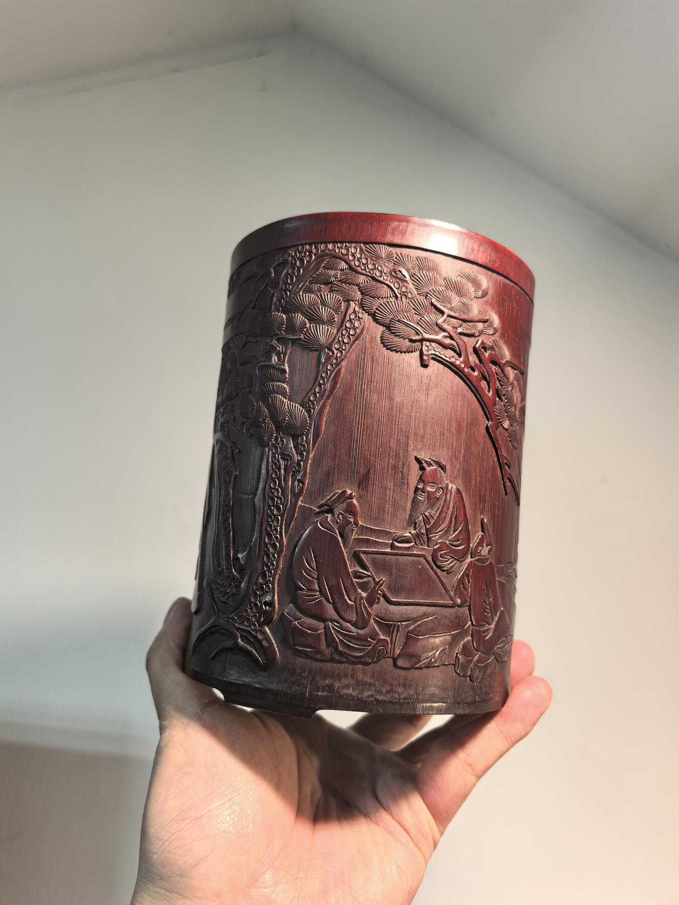 兰馨堂古玩杂项专场 笔筒清代木雕名家刻竹雕人物松下对弈人物故事笔筒 