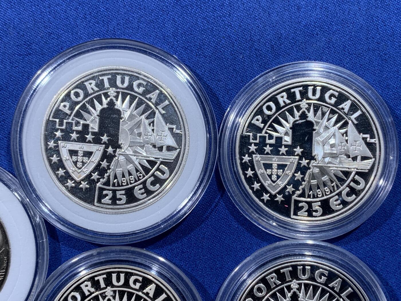 《竞宝斋》第439场 周日，周一，周二 3场连拍 （全场包邮） 五枚一组 葡萄牙1993、1995、1996、1997年25埃居大银币——航海家迪亚士、达伽马、卡布拉尔、麦哲伦（约28g*4=112g，925银）+1991年2.5埃居铜镍币——航海家亨利王子（约16.5g）