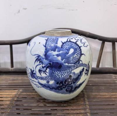 兰馨堂瓷器专场 - 清代青花龙纹罐