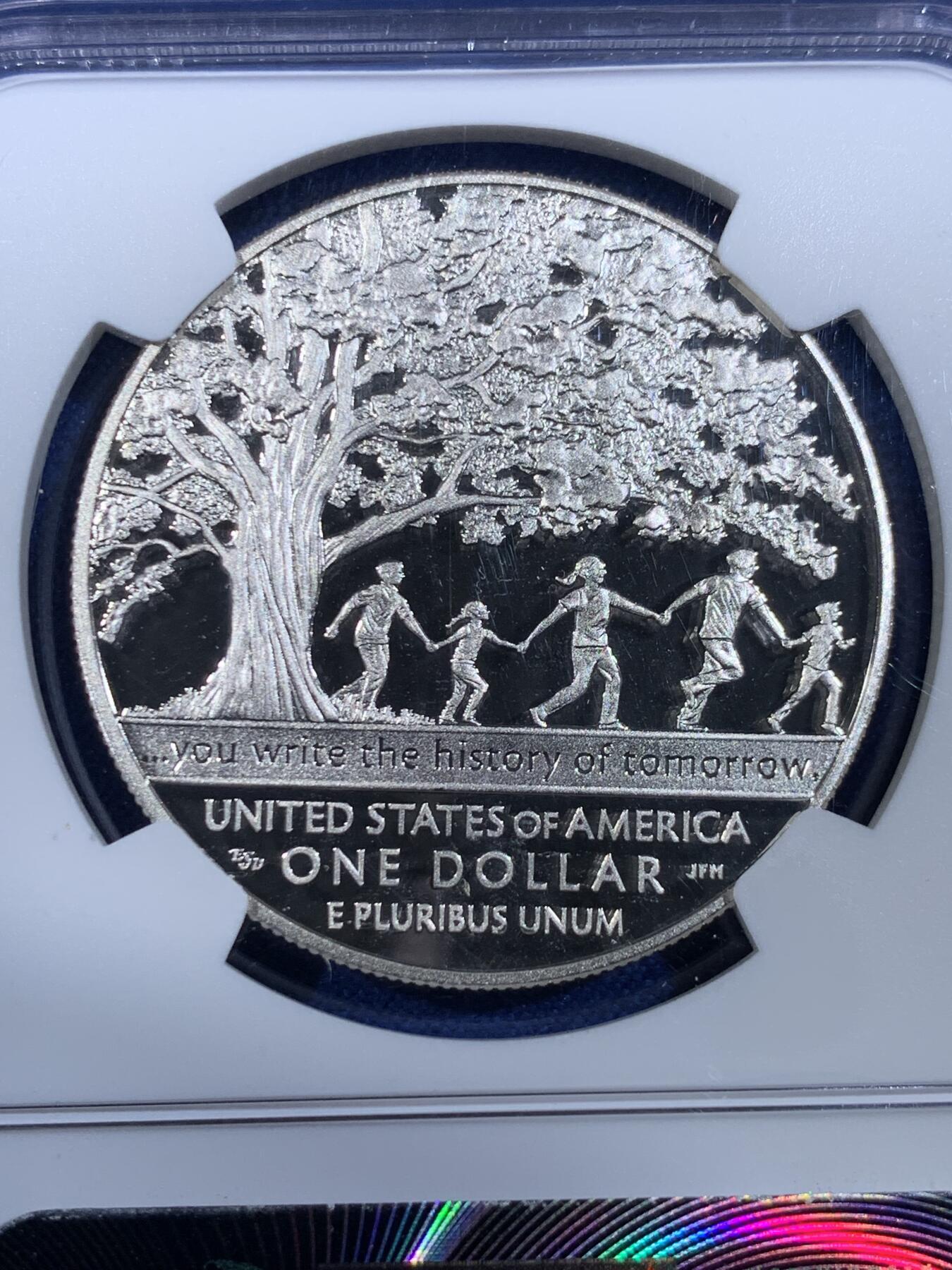 《竞宝斋》第439场 周日，周一，周二 3场连拍 （全场包邮） NGC PF69UC 美国2017年1美元精制银币 男孩镇百年（2019年克劳斯最富激情奖） 早期蓝标