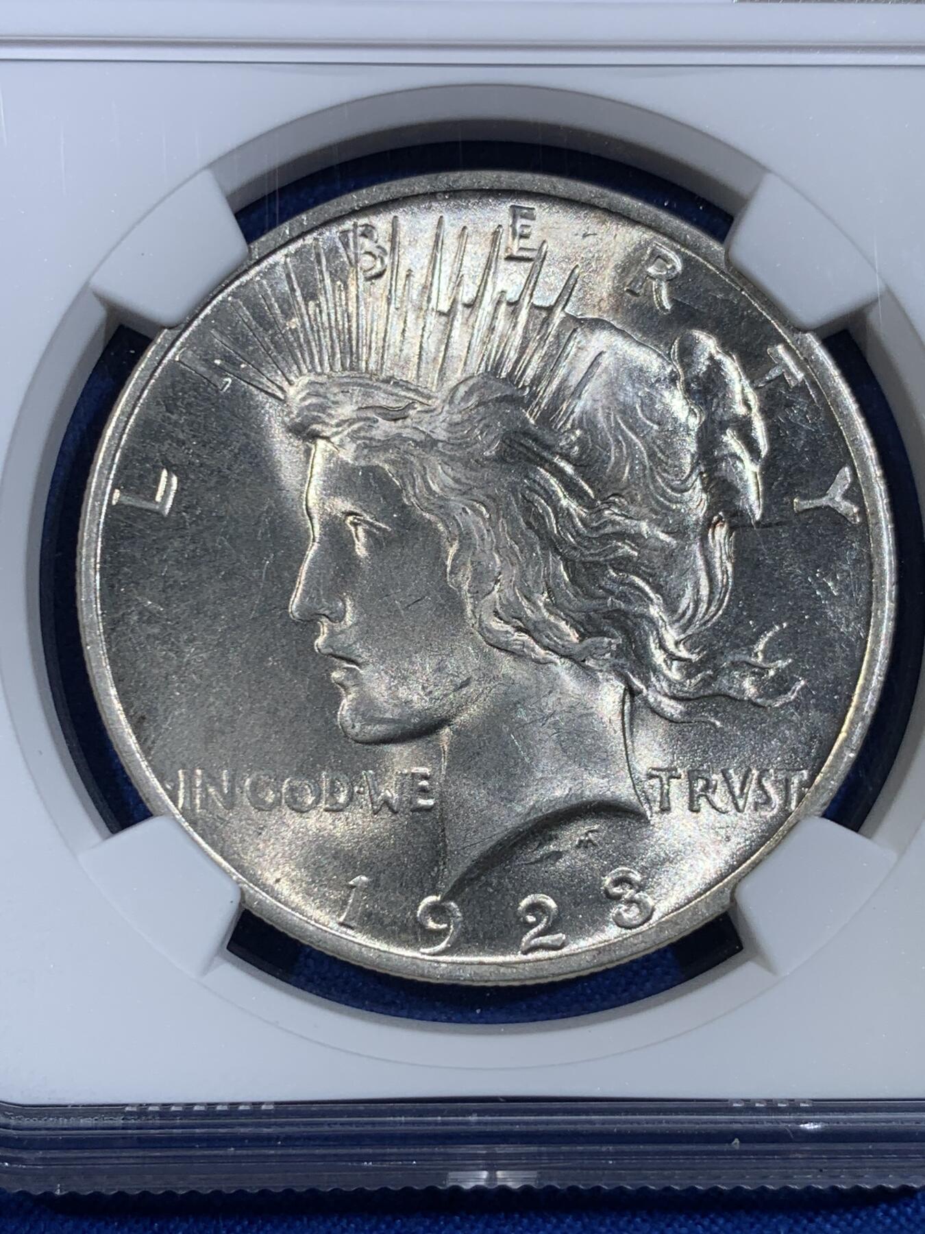 《竞宝斋》第439场 周日，周一，周二 3场连拍 （全场包邮） NGC MS64 美国1923年和平银币，BU转光好品。