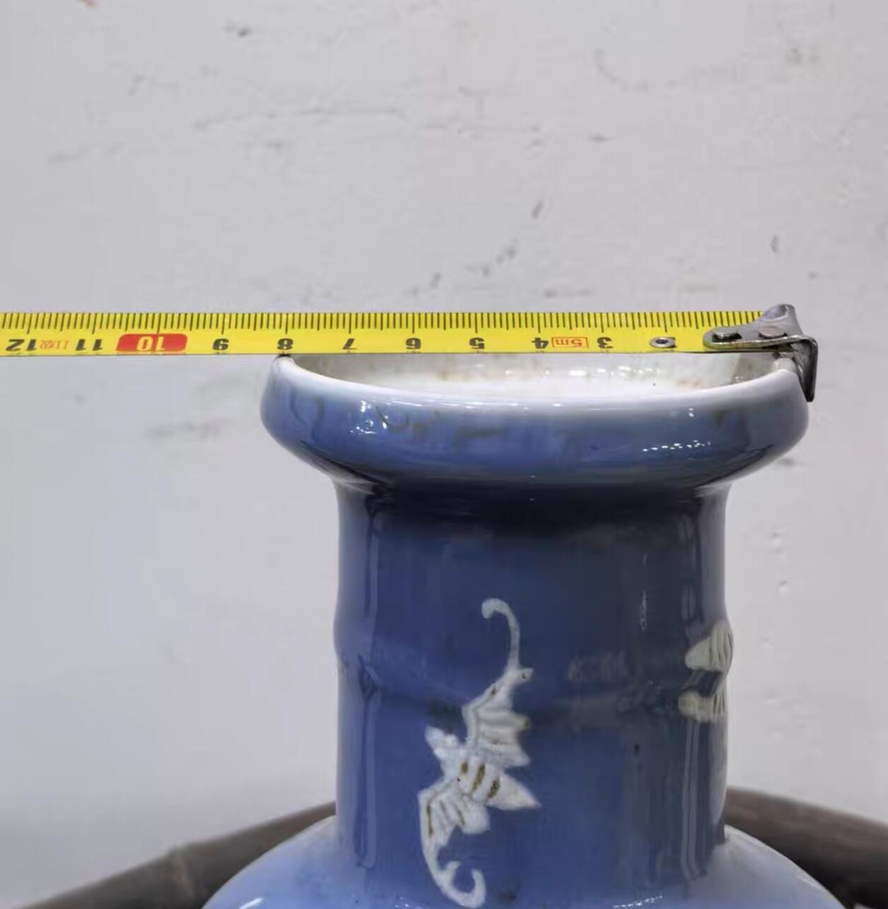 兰馨堂瓷器专场 回流宝石蓝釉浮雕富贵满堂棒槌瓶摆件百福 