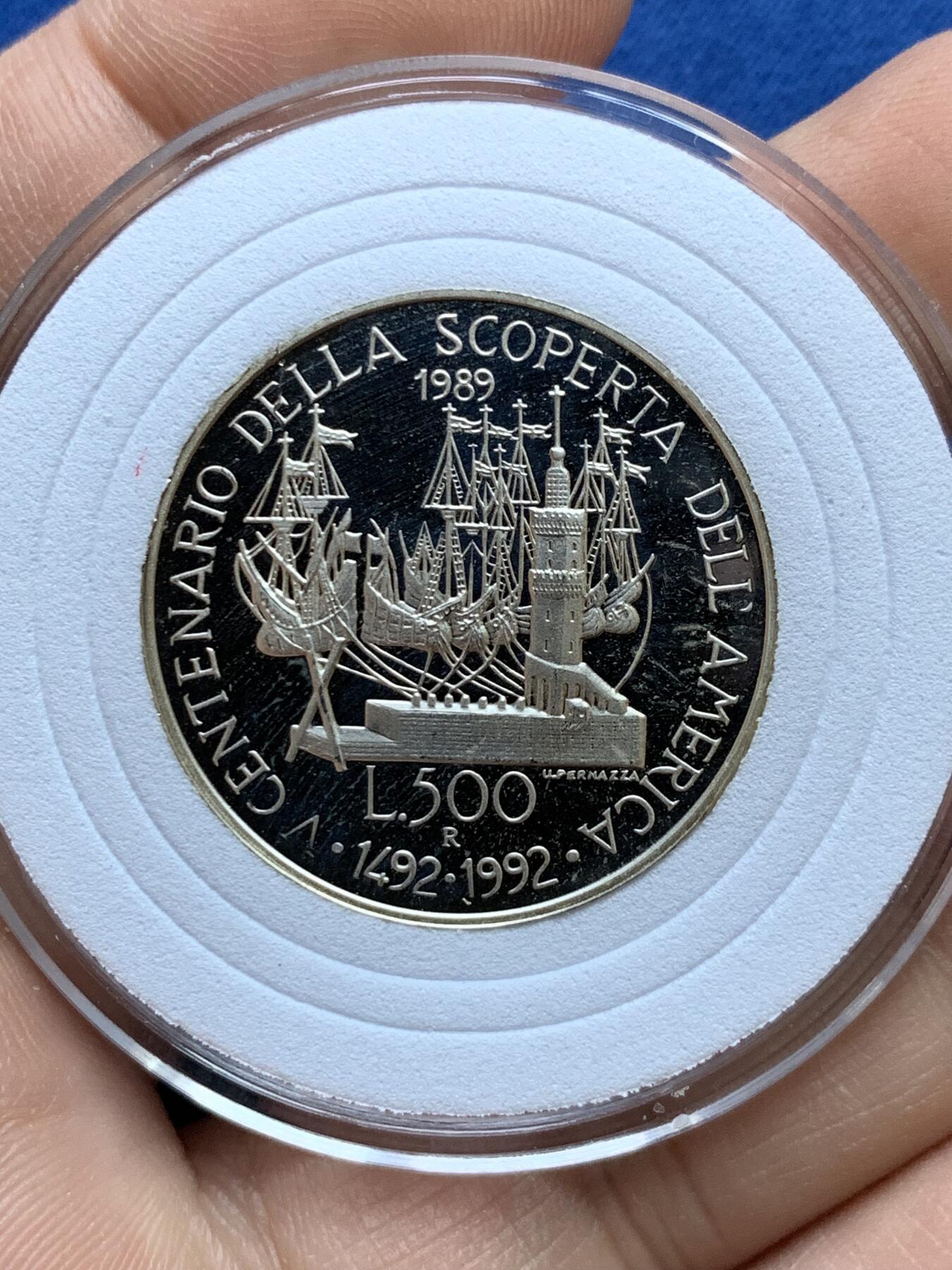 《竞宝斋》第439场 周日，周一，周二 3场连拍 （全场包邮） 两枚一组 意大利1989年美洲发现500周年500里拉（11克 835银）和200里拉（5克 835银）银币 哥伦布人像