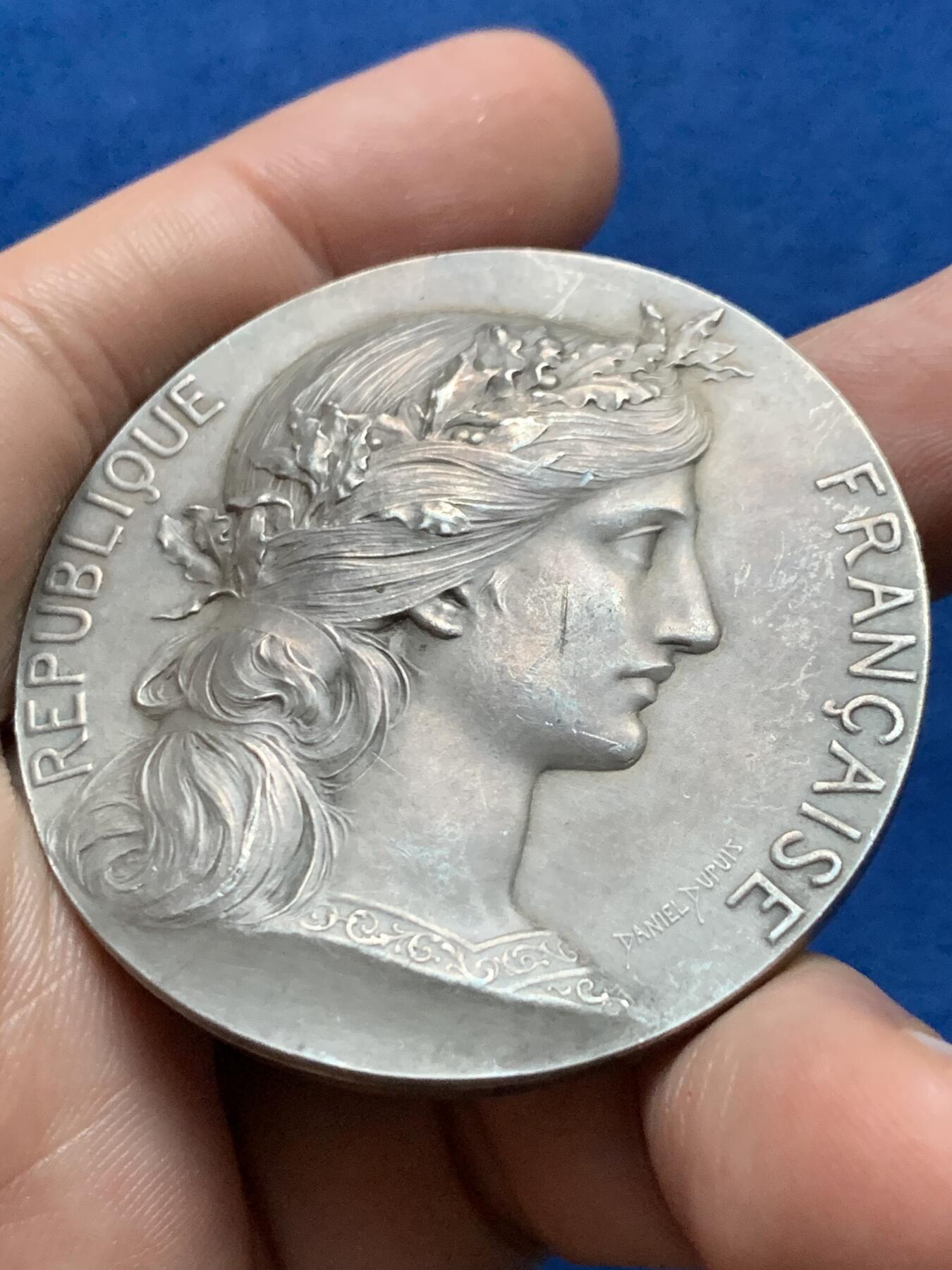 《竞宝斋》第439场 周日，周一，周二 3场连拍 （全场包邮） 法国射击协会玛丽安娜女神纪念银章 61.75克 50mm 丰饶角1银 带盒