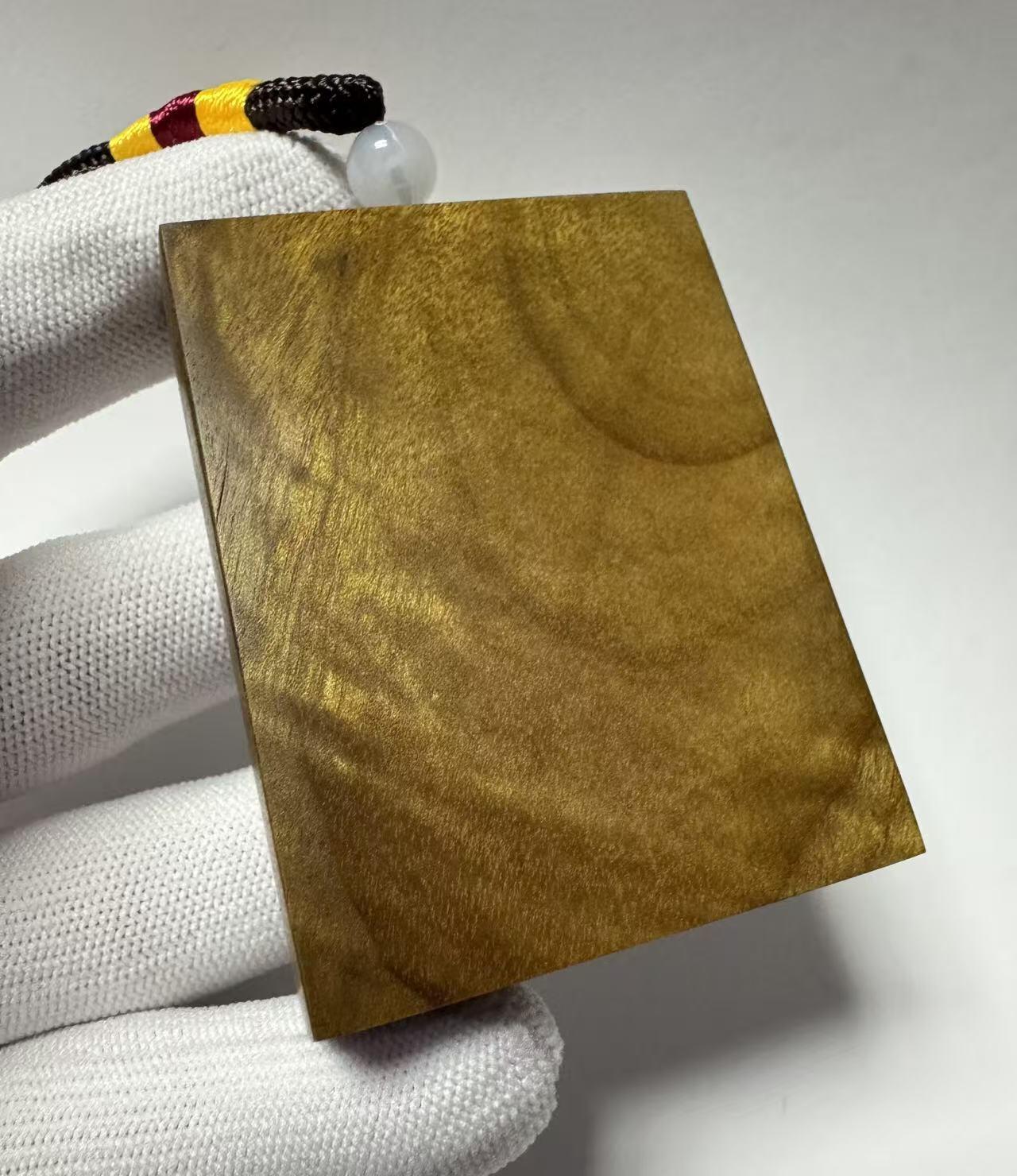 零元拍：L002 金丝楠牌子，香喷喷的小金砖，金光闪闪，4.7×6.1×1.4CM