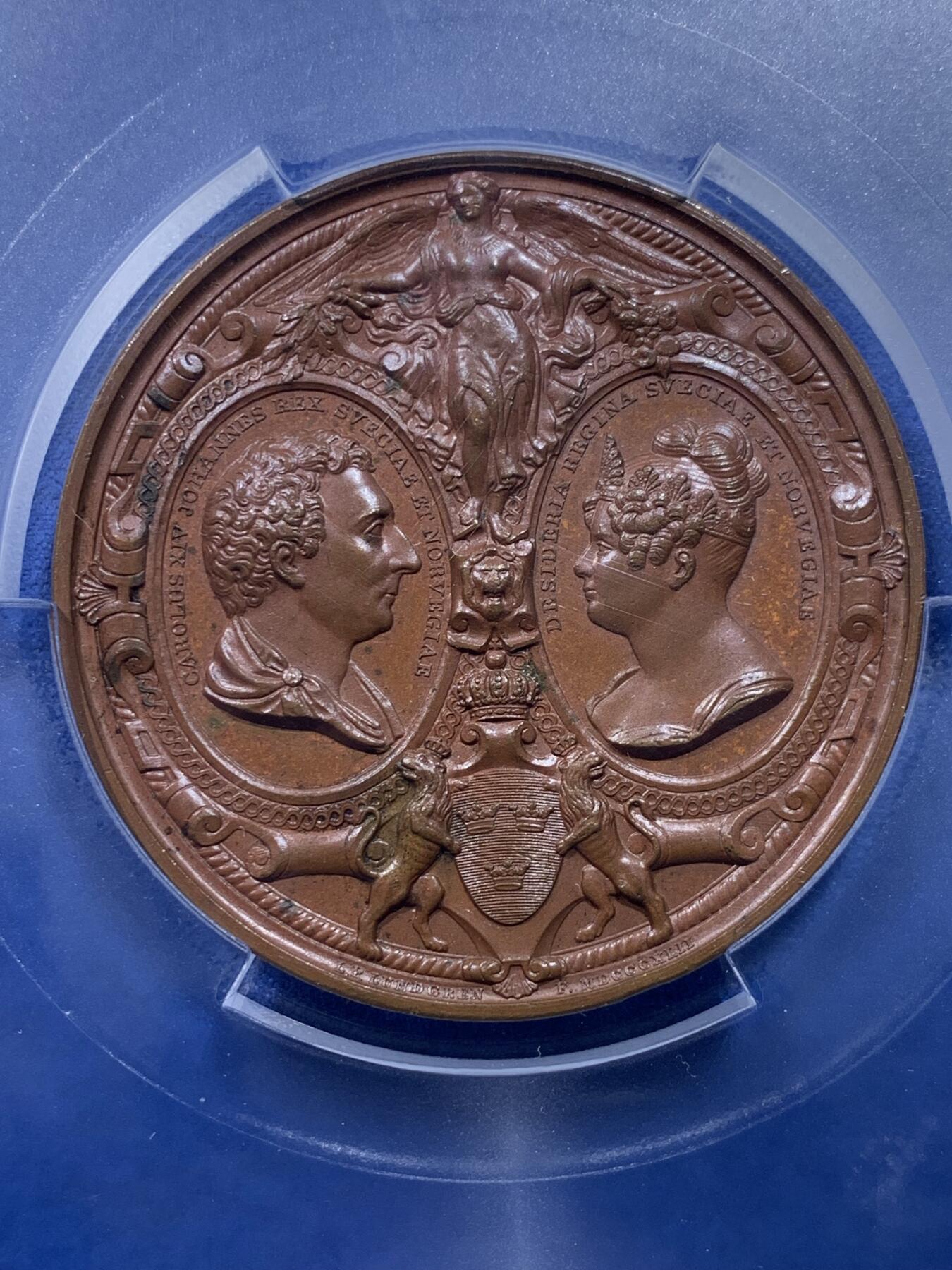 《竞宝斋》第439场 周日，周一，周二 3场连拍 （全场包邮） PCGS SP64 瑞典1842年卡尔十四和他的家人铜章，56mm， Ludvig Persson Lundgren雕刻。加大盒