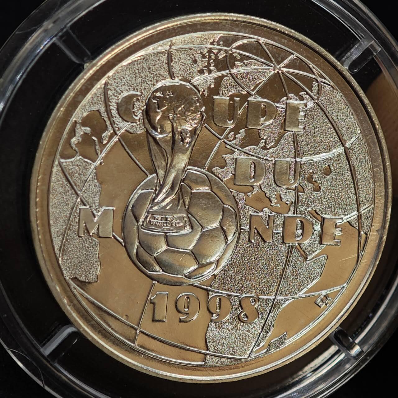 【淘币小摊】实时拍第七百九十九拍   银币套币场   满百包邮可预留二周 每周一统一发货   法国1997年1法郎世界杯银币重12克900银 纯银价125