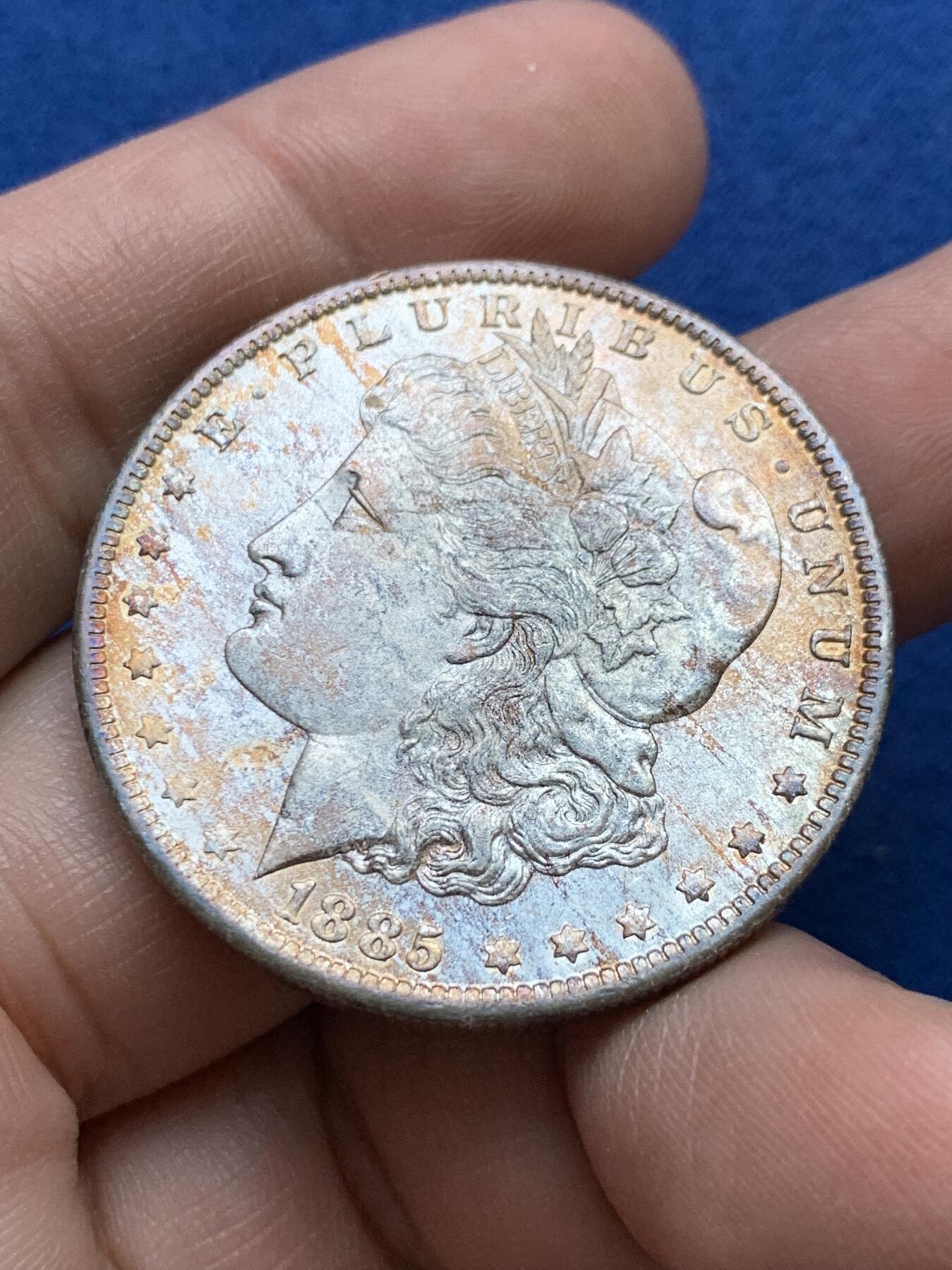 《竞宝斋》第439场 周日，周一，周二 3场连拍 （全场包邮） 美国1885年摩根银币 整体状态不错，有转光，背后有处理痕迹