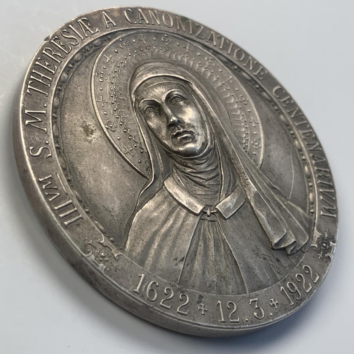掌中浮雕-藏着的欧洲第042场 1922年西班牙圣女圣特蕾莎封圣300周年镀银纪念章，60mm