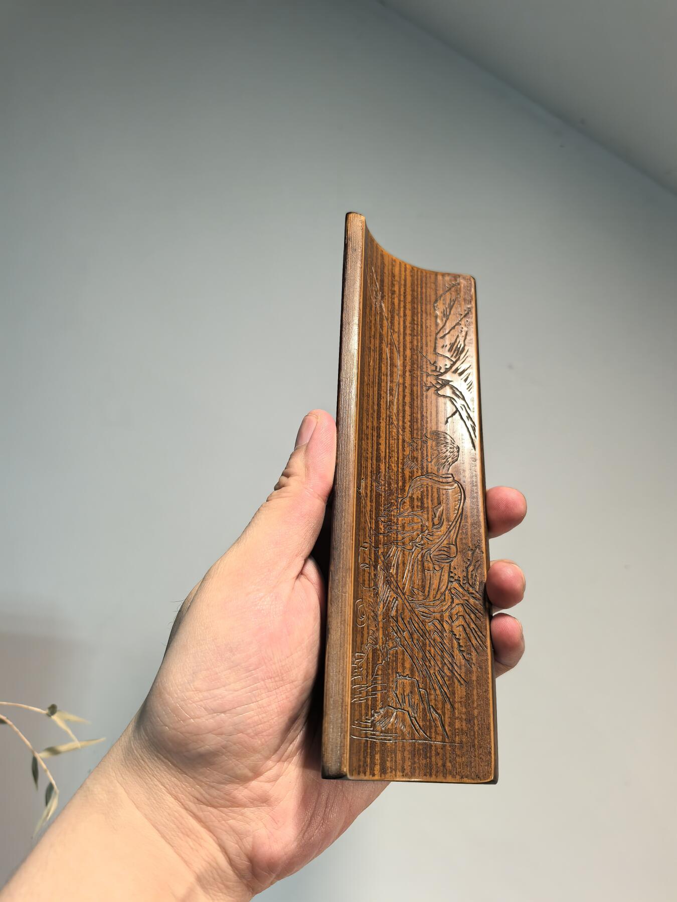 兰馨堂古玩杂项专场 老竹雕人物诗文臂搁镇纸摆件  双面雕工