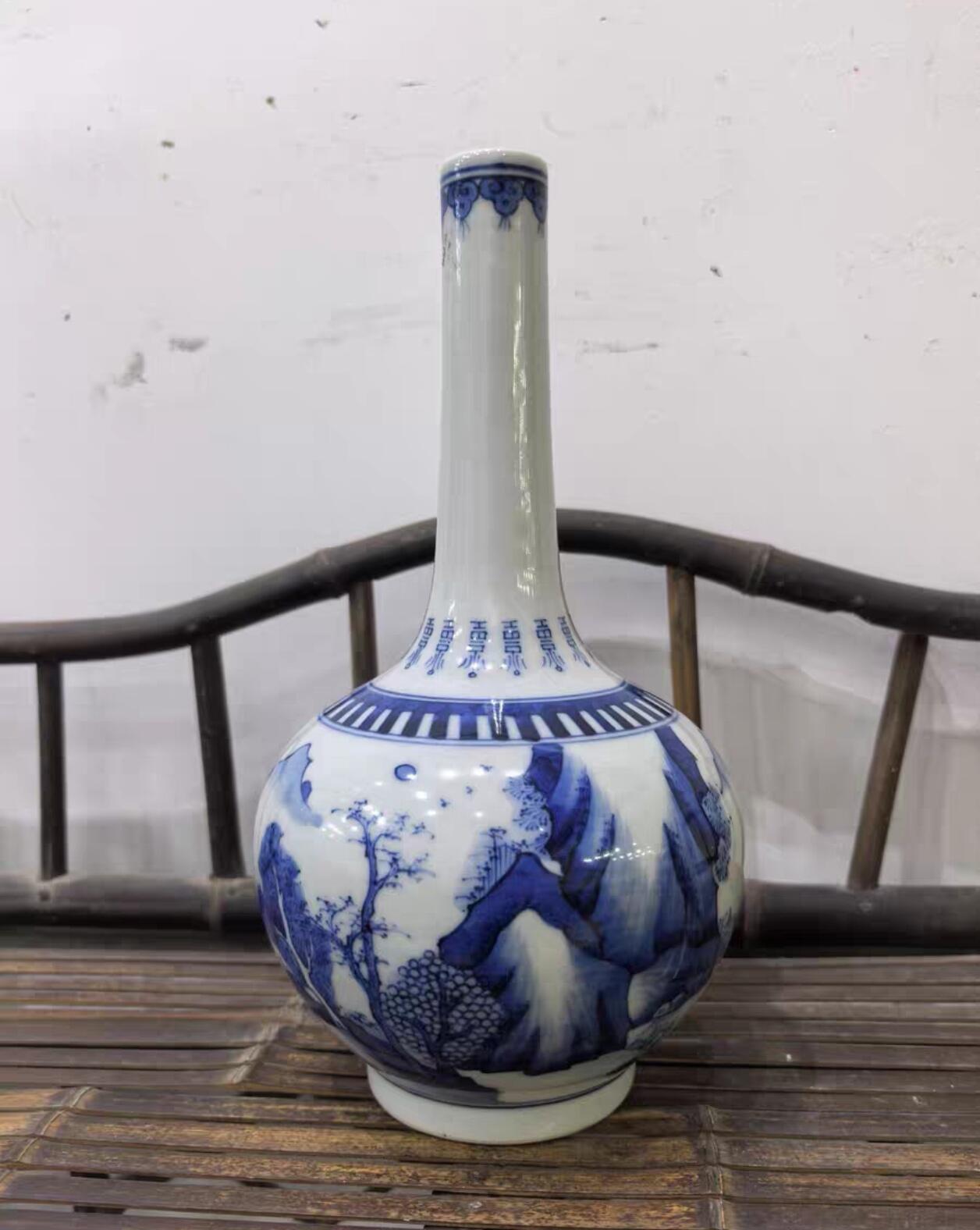 兰馨堂瓷器专场 回流青花人物山水花草胆瓶