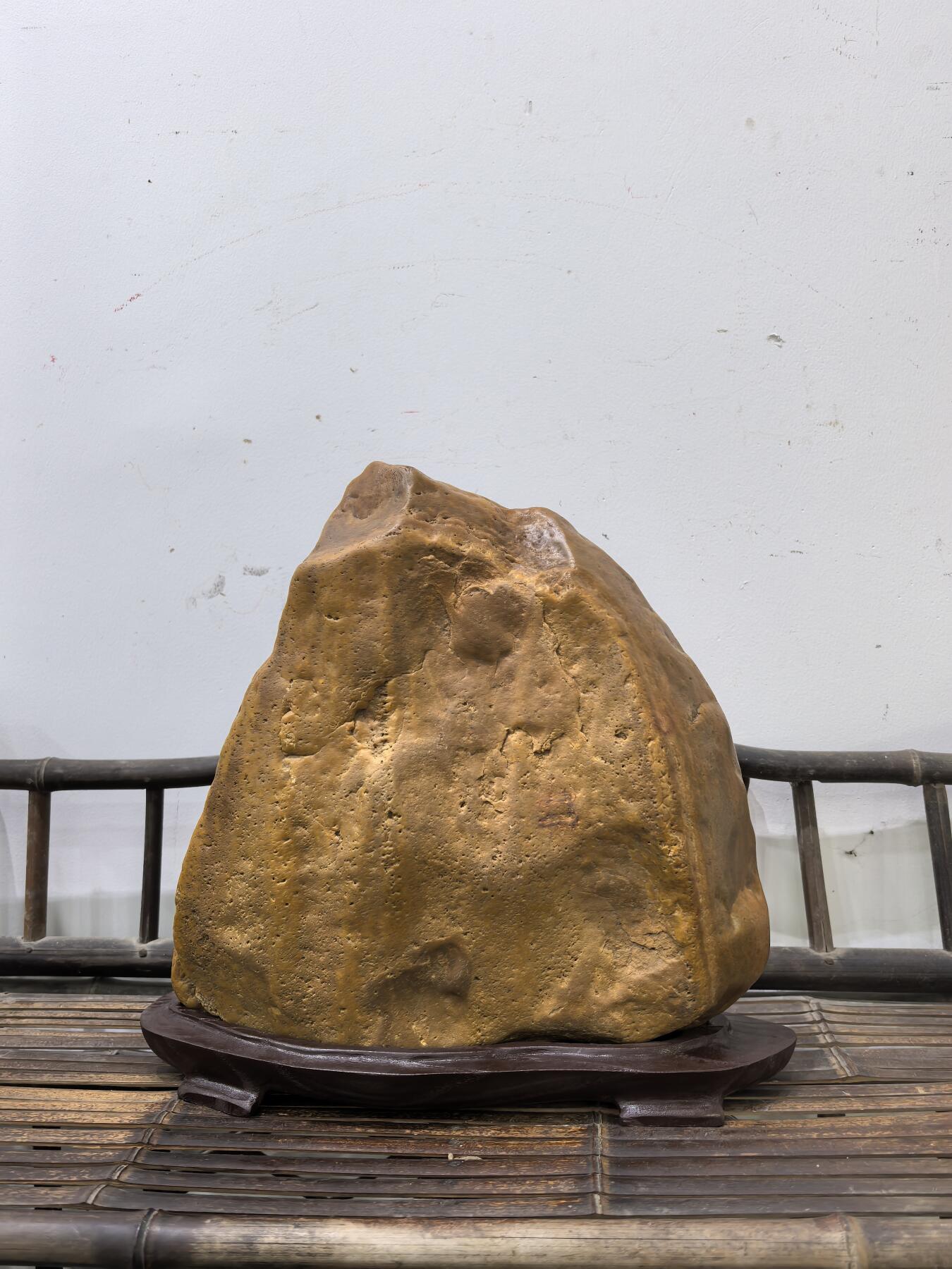 兰馨堂古玩杂项专场 老黄蜡石山子摆件