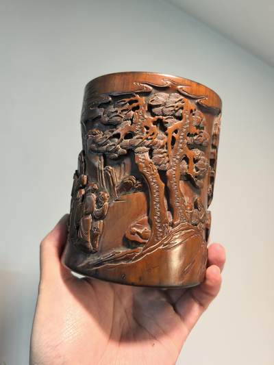 旧藏黄杨木浮雕人物笔筒 