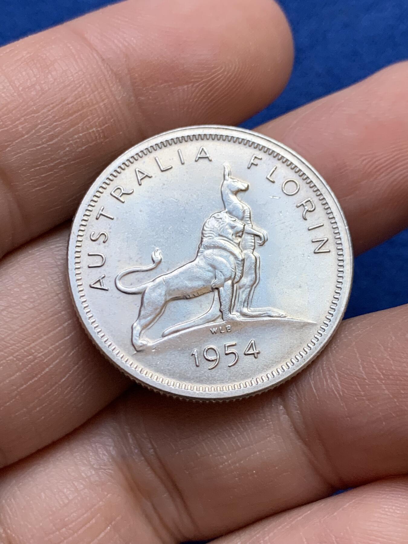 《竞宝斋》第439场 周日，周一，周二 3场连拍 （全场包邮） 英属 澳大利亚 1954年1弗洛林 伊丽莎白二世 皇家访问纪念 银币 好转光稍有清洗