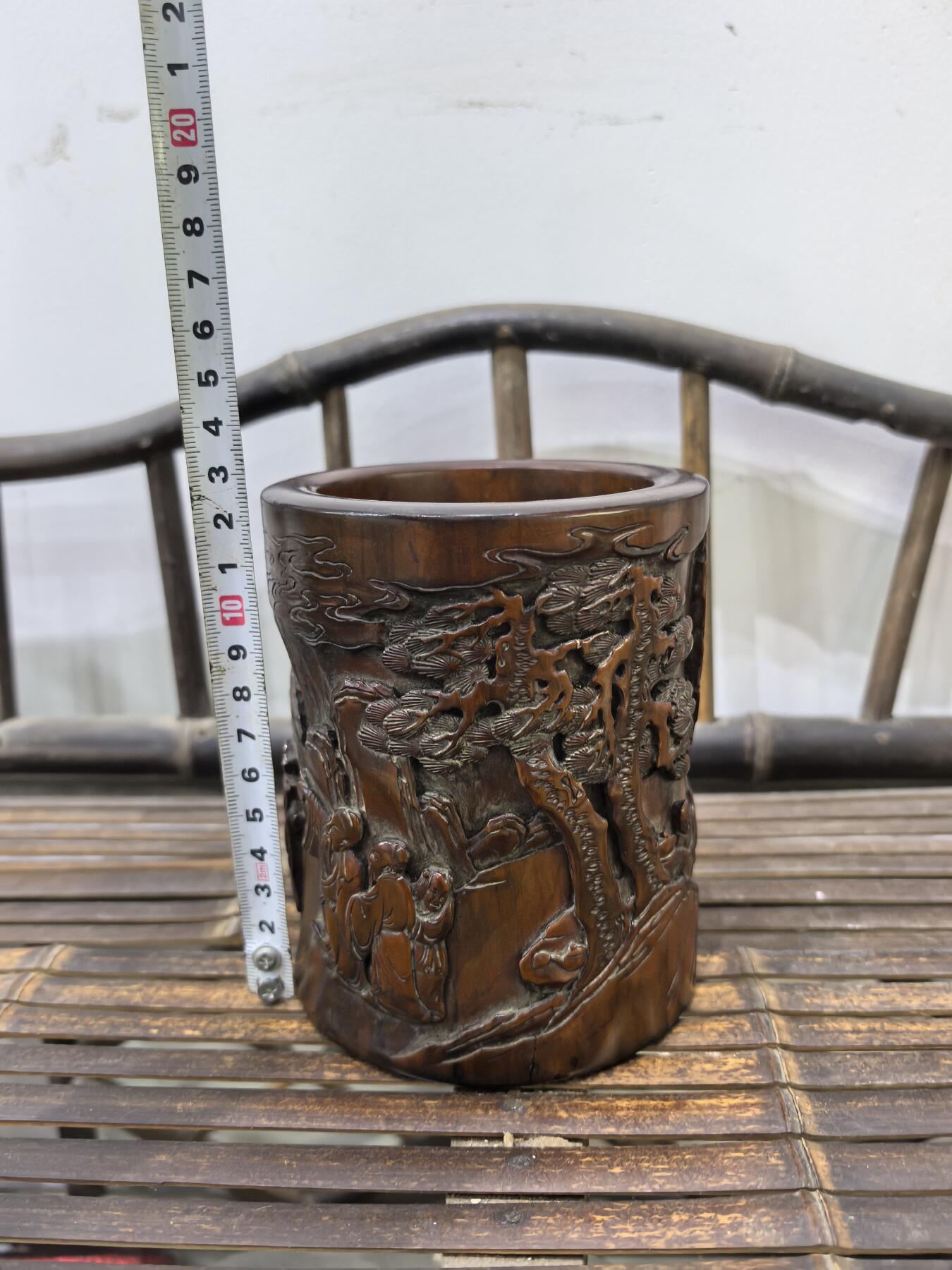 兰馨堂古玩杂项专场 旧藏黄杨木浮雕人物笔筒 