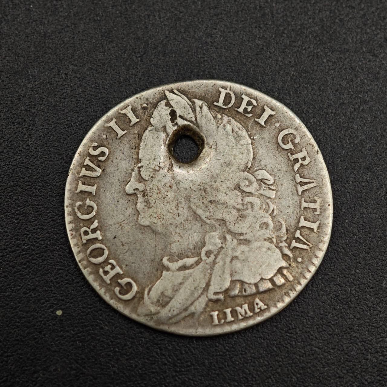 【淘币小摊】实时拍第七百九十九拍   银币套币场   满百包邮可预留二周 每周一统一发货   英国1746年乔治二世6便士银币有孔