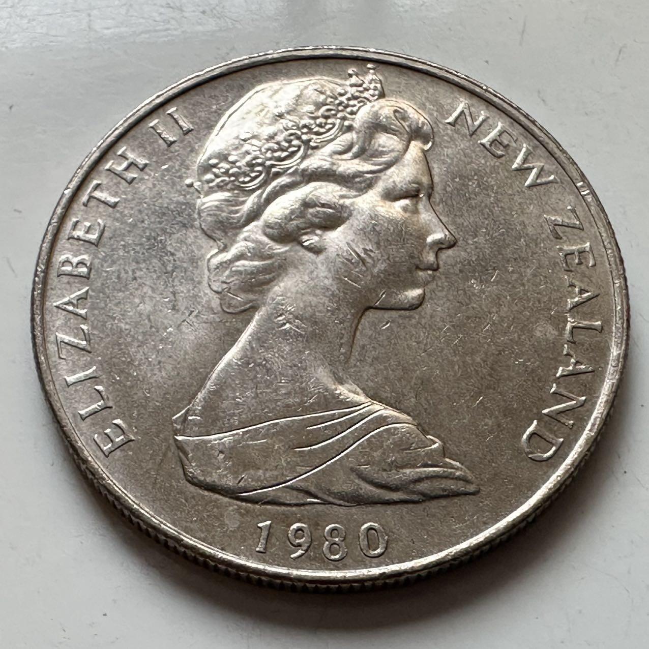 🌹外币初藏🌹🐯2025年第129场  每周二四六晚8️⃣点 接代拍 新西兰1980年10分