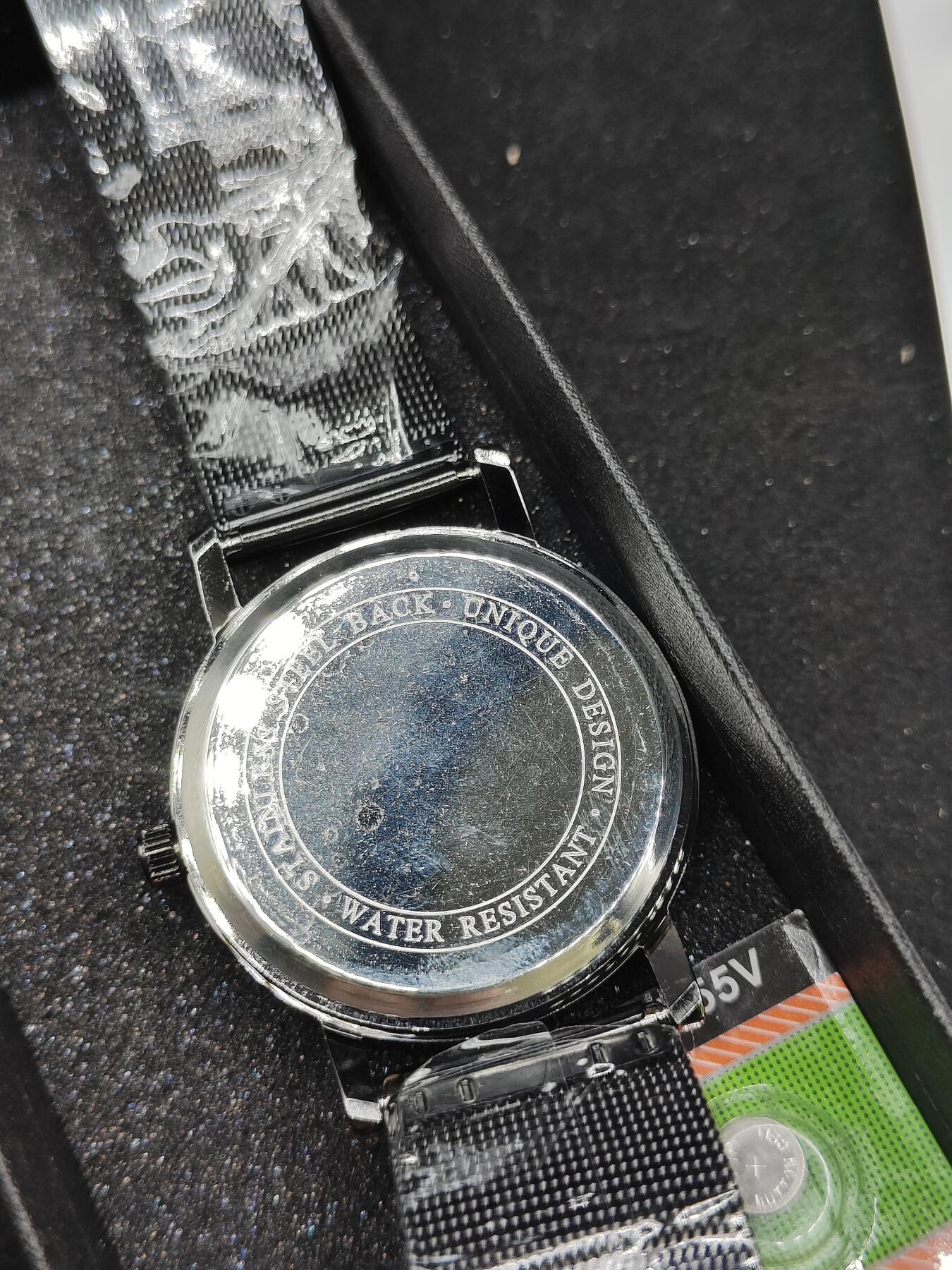 0元起拍勋章 第311期 咸鱼国勋章拍卖专场 11月19日（周日）下午6：00开始 814空战纪念石英表带盒带副表带 可运行