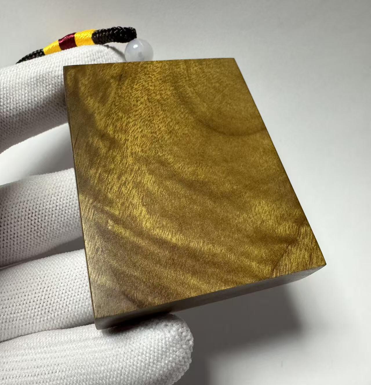 零元拍：L002 金丝楠牌子，香喷喷的小金砖，金光闪闪，4.7×6.1×1.4CM