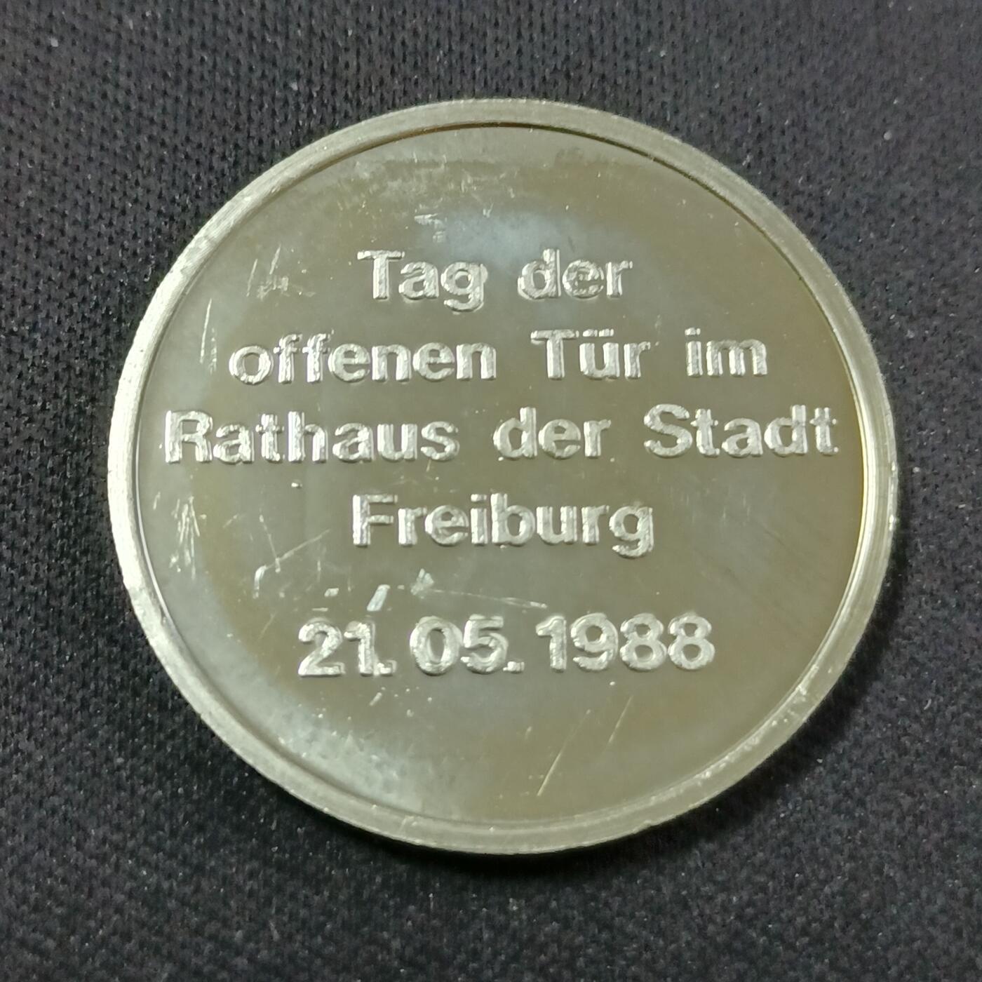 【游宝拍卖】乙巳蛇年88期 佣金1+6% 德国-弗莱堡市1988年精制纪念章