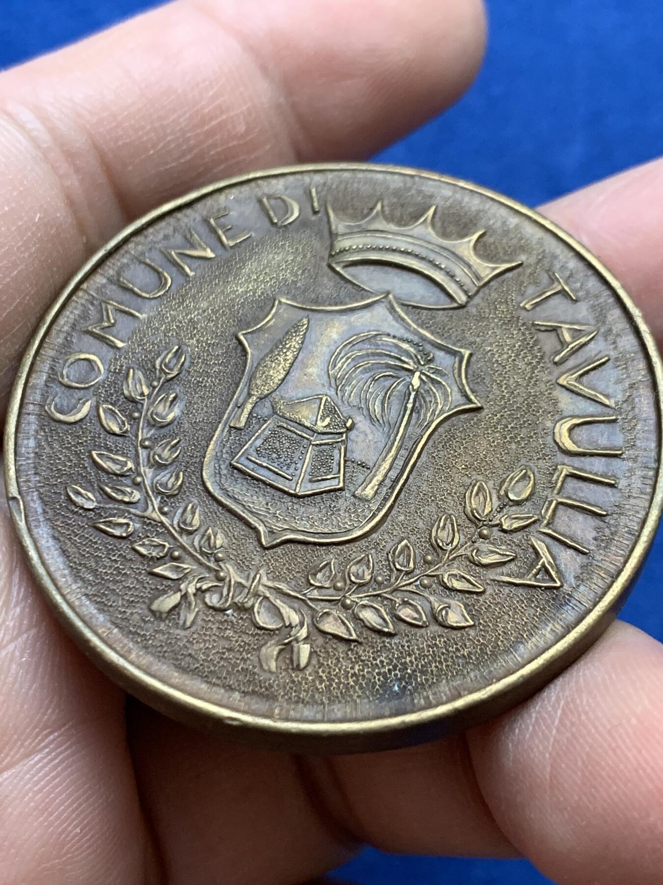 《竞宝斋》第439场 周日，周一，周二 3场连拍 （全场包邮） 和平鸽纪念章 34.5克 44.2mm