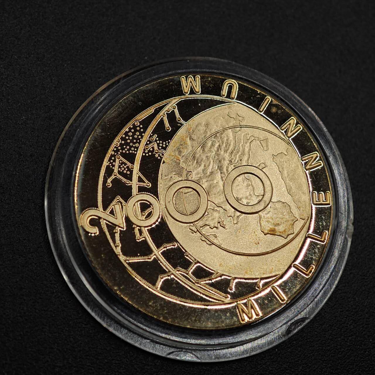 【淘币小摊】实时拍第七百九十九拍   银币套币场   满百包邮可预留二周 每周一统一发货   特克斯凯科斯2000年千禧年25克朗精制银币镀金 重10克925银