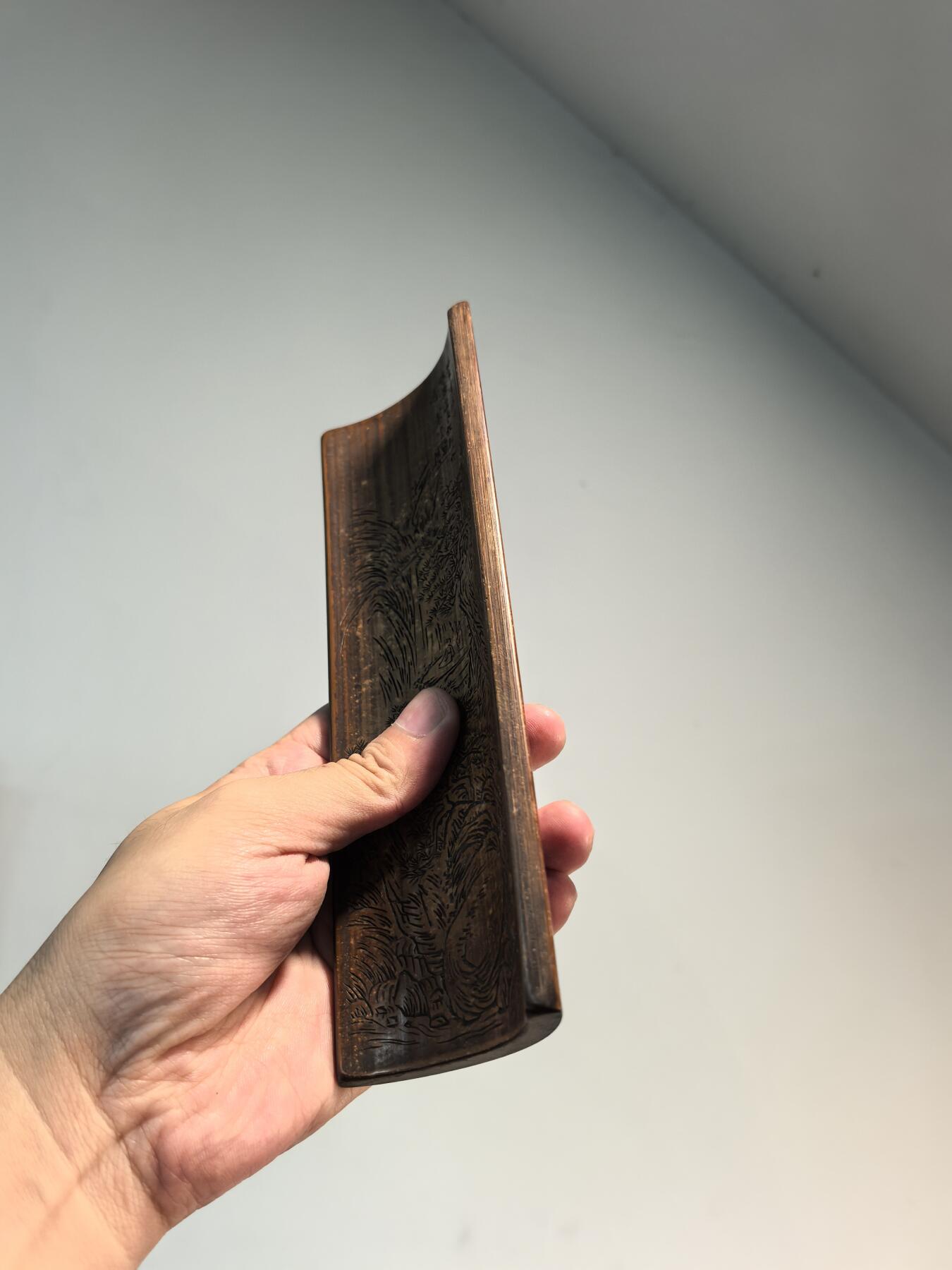 兰馨堂古玩杂项专场 老竹雕双面风景诗文臂搁镇纸摆件 双面雕工