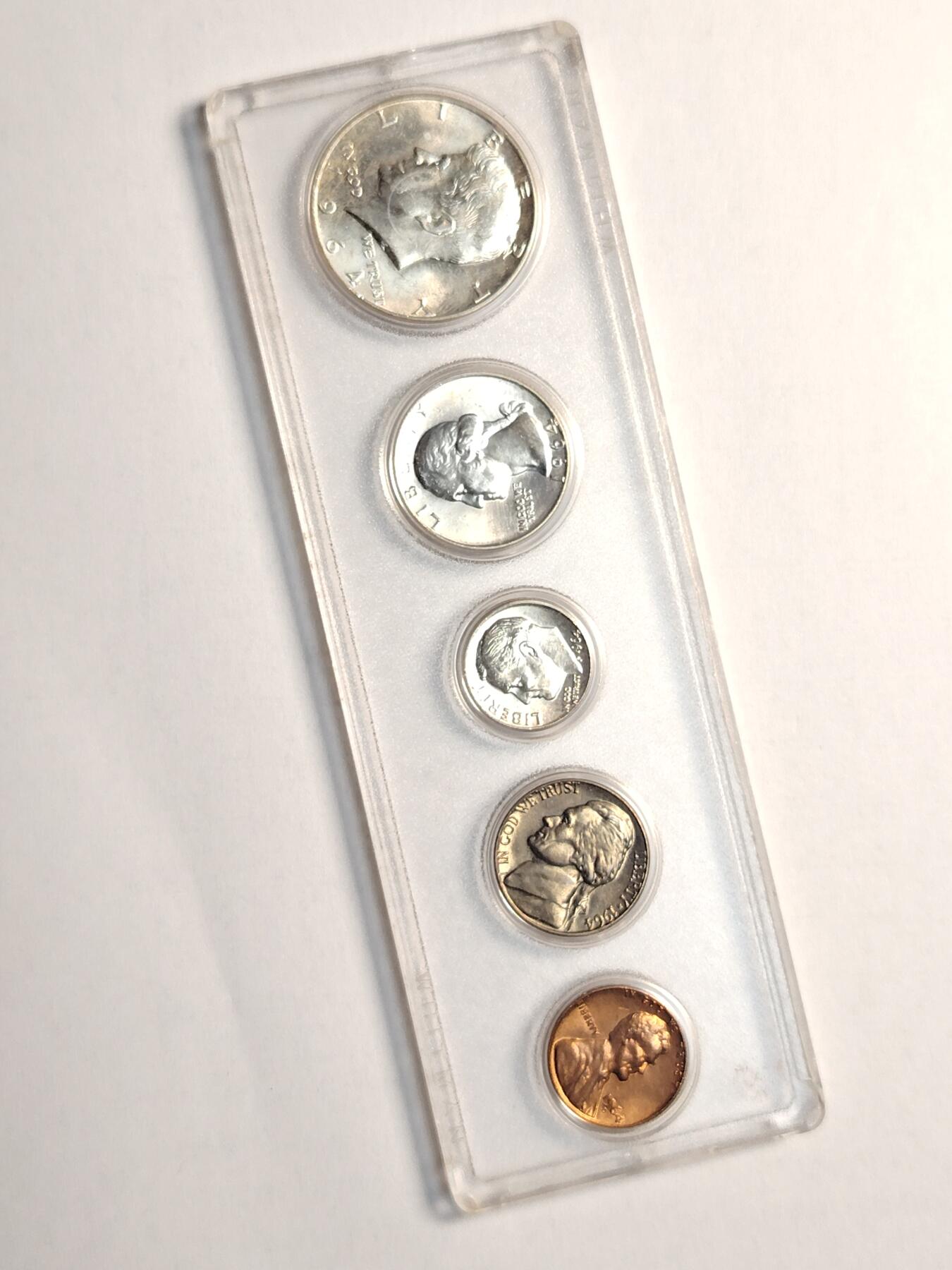 布加迪🐬～世界钱币(上海)🌾第 260 期 /  各国套币和散币 美国🇺🇸 1964年 5枚套币 3枚银币(低银版)