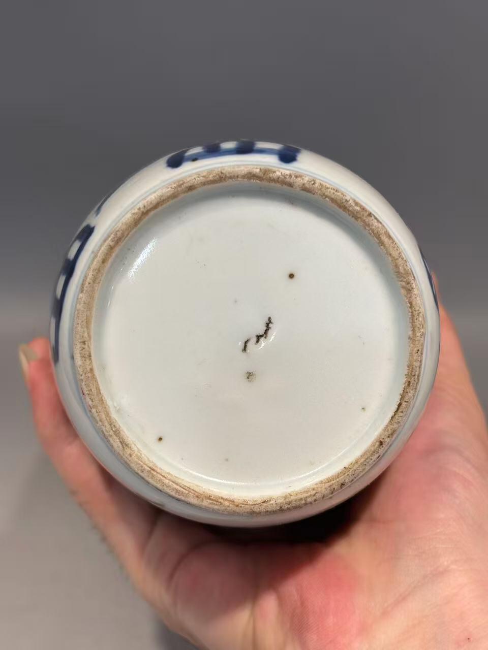 兰馨堂瓷器专场 晚清民国青花八宝瓷瓶 