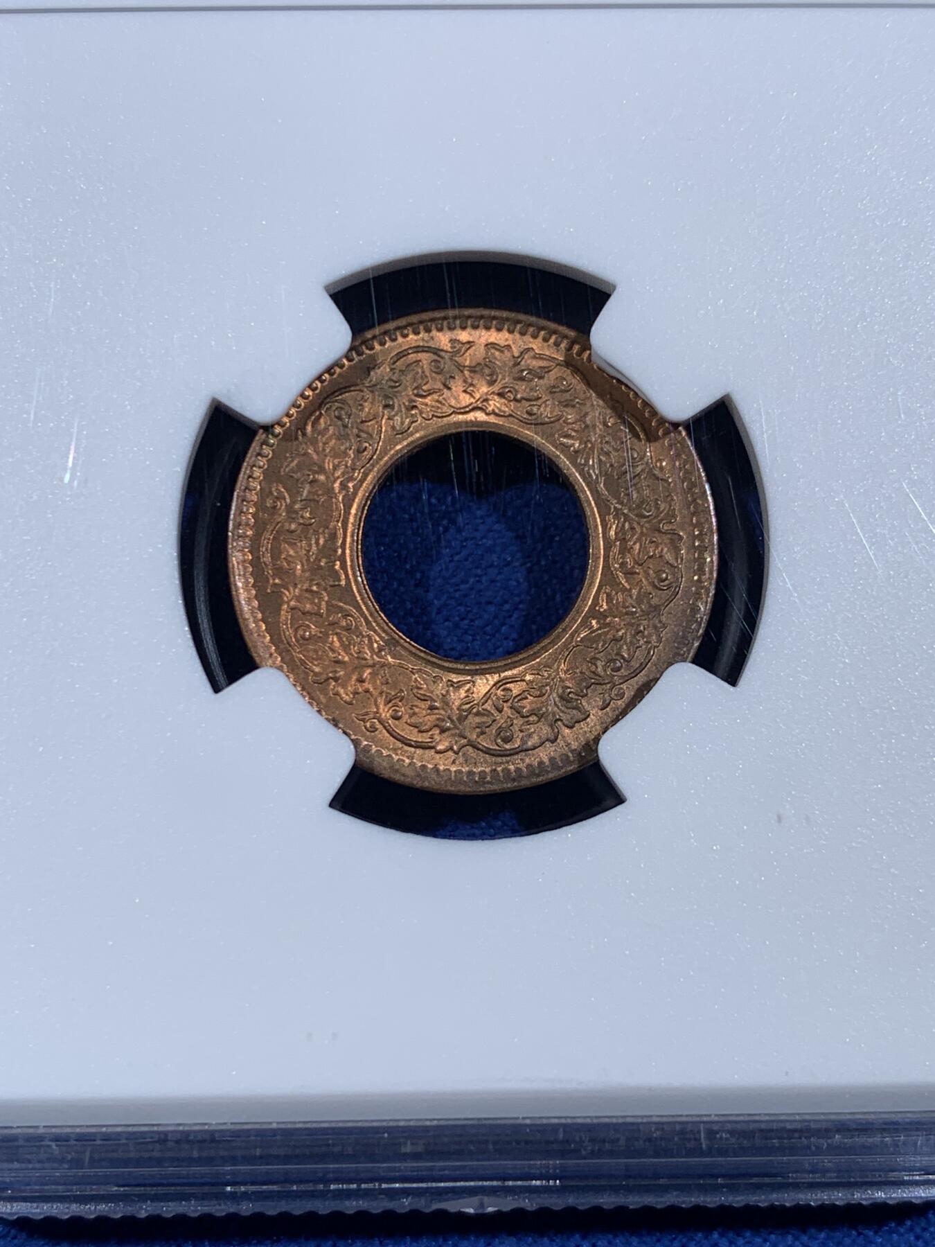 《竞宝斋》第439场 周日，周一，周二 3场连拍 （全场包邮） NGC MS65RB 英属印度 1944年 1PICE 中孔铜币 卷拆品 极品高分极美状态