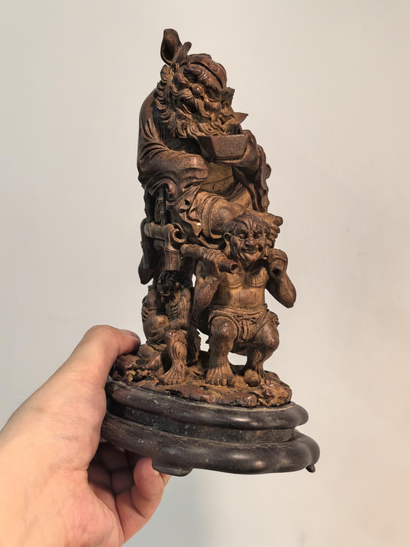 兰馨堂古玩杂项专场 老竹雕名家制钟馗醉酒小鬼抬轿摆件老红木座 