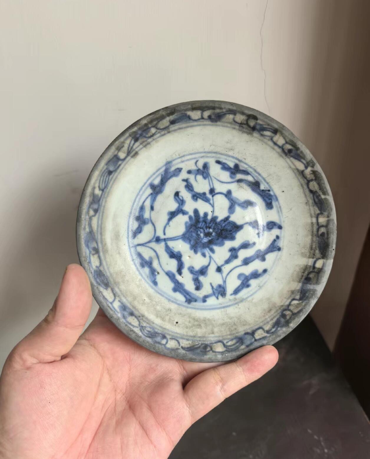 兰馨堂瓷器专场 清中早期缠枝花卉盘 