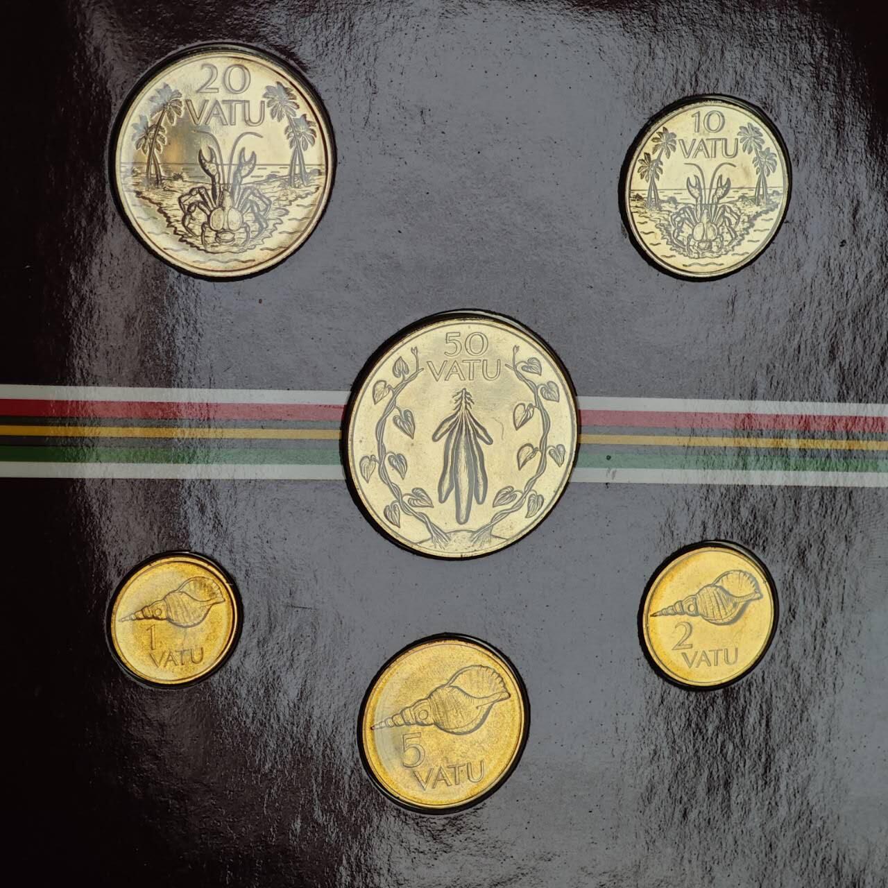 【淘币小摊】实时拍第七百九十九拍   银币套币场   满百包邮可预留二周 每周一统一发货   瓦努阿图1983年套币