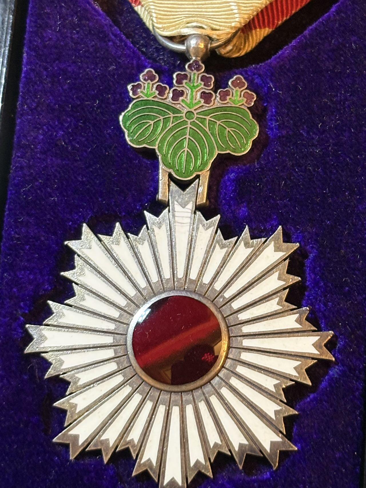 盛世勋华——号角文化勋章邮票专场拍卖第290期 日本勋五等双光旭日章 银制带原盒 明治时期