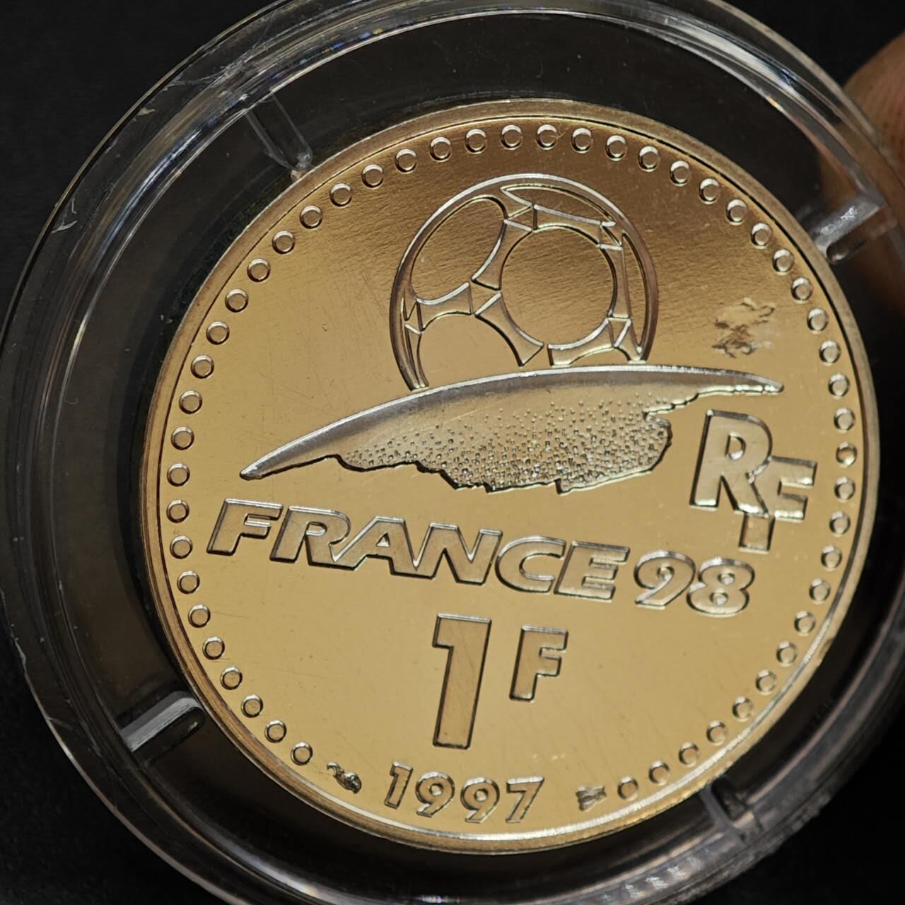 【淘币小摊】实时拍第七百九十九拍   银币套币场   满百包邮可预留二周 每周一统一发货   法国1997年1法郎世界杯银币重12克900银 纯银价125
