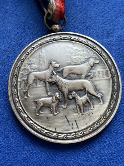 《竞宝斋》第439场 周日，周一，周二 3场连拍 （全场包邮） - 法国犬业联合会镀银纪念章 总重约84.5克 59.8mm